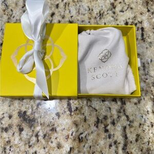 Kendra Scott gold white crystal pendant necklace